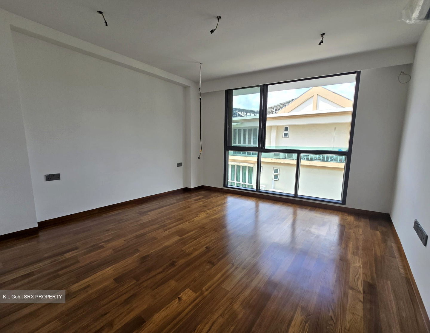 Simon Lane (D19), Terrace #544861901